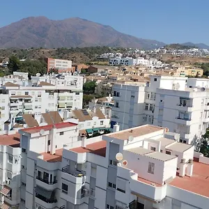 Con Vistas Preciosas En Piso Compartido Estepona